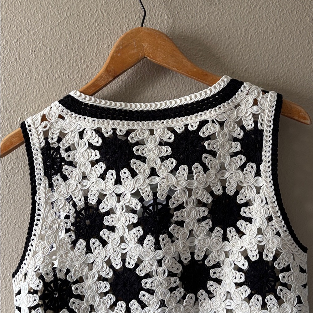 Mint Velvet Crocheted Vest Black Off-White Medium Button up Scalloped Edges NWT - Picture 7 of 9